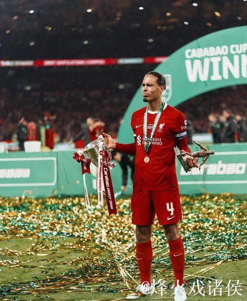 范戴克：本赛季五大联赛唯一头球解围超百的顶梁柱